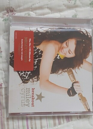 Miley Cyrus - Breakout