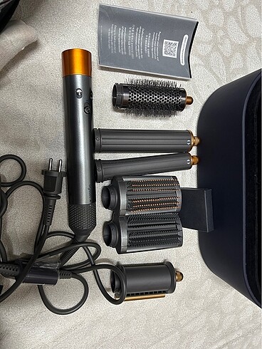 Dyson airwrap