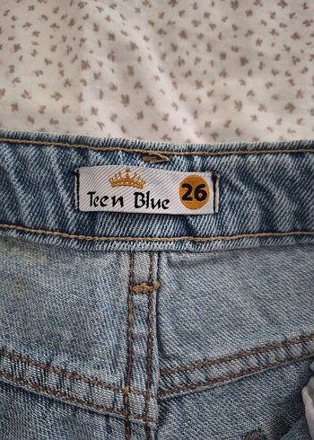 Düğmeli Mini Kot Şort - Görsel 3