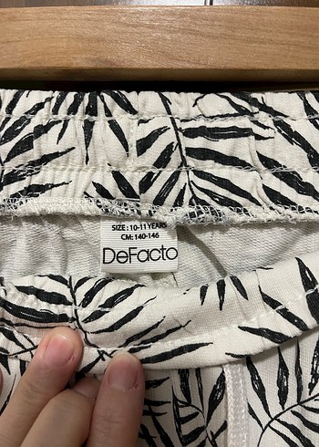 Zebra Desenli Beyaz Bermuda Şort - Görsel 2