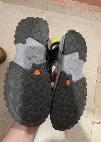 Gri Erkek Çocuk Cırtcırtlı Sandalet decadhlon dan alındı - Görsel 4