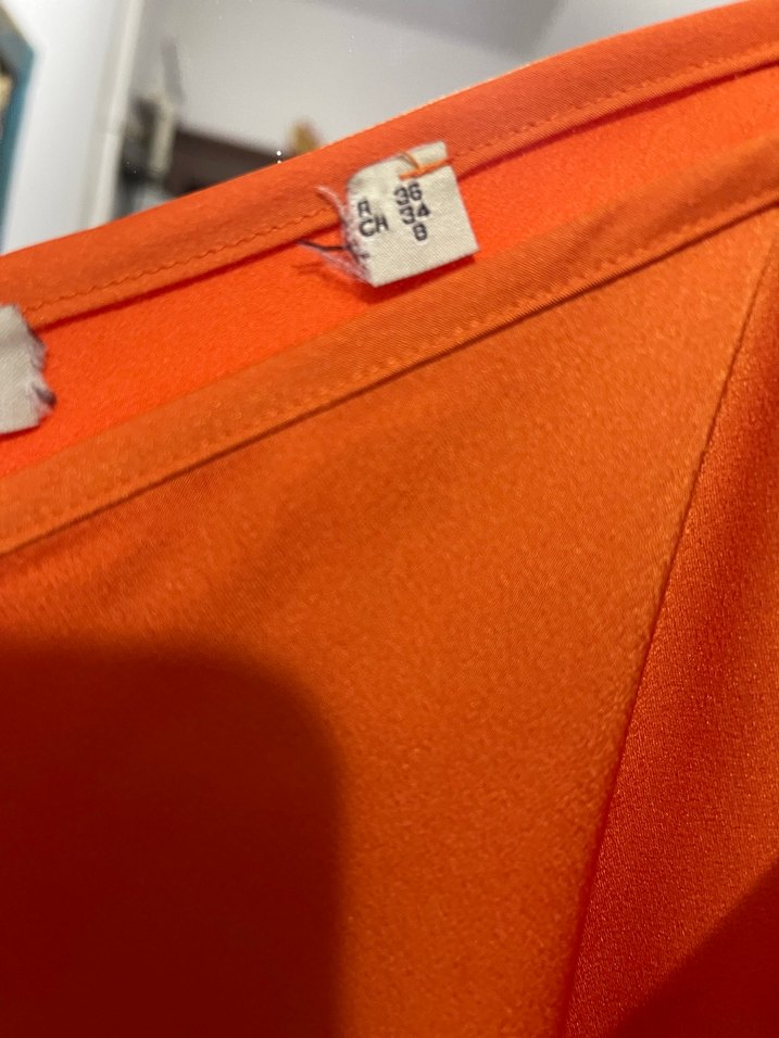 Turuncu V Yaka Askılı Kadın Bluz - Görsel 3