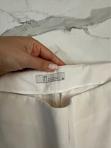 38 Beden beyaz Renk Kısa kumaş pantalon