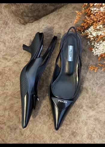 Prada Siyah Tokalı Stiletto Kadın Ayakkabı
