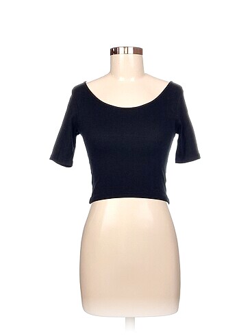 H&M T-shirt %70 İndirimli.