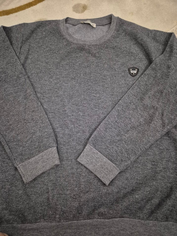 Gri  Erkek çocuk  Kazak.Breeze marka 13-14 yaş - Görsel 2