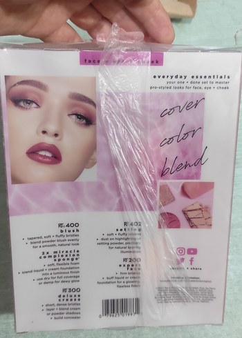 Beden Pastel Pembe Makyaj Fırça Seti ve Sünger