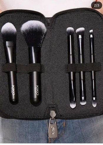 Kiko Siyah Makyaj Fırçası Seti ve Taşıma Çantası - Görsel 2
