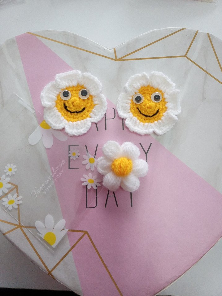 Renkli Nakışlı Dantel Çiçek Saç Tokaları - Görsel 2