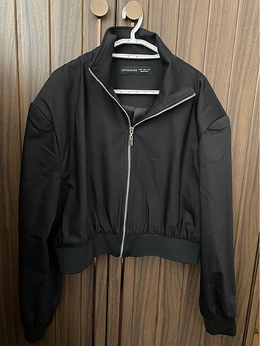 m Beden siyah Renk Lutvelizade crop bomber ceket