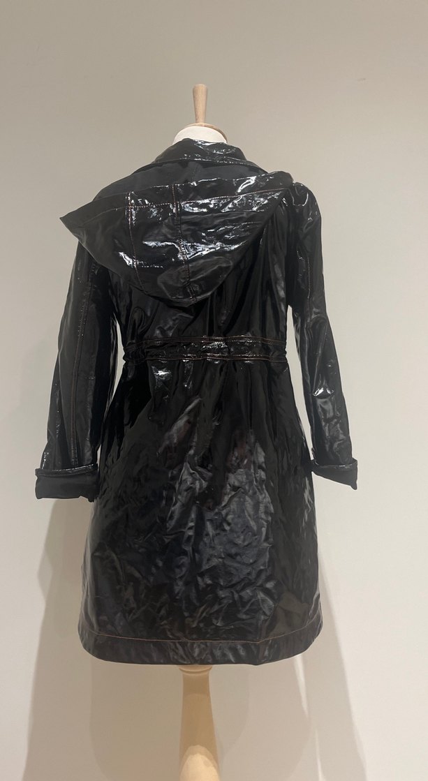 Siyah Deri Uzun Parlak Kemerli Hamile Ceketi - Görsel 2