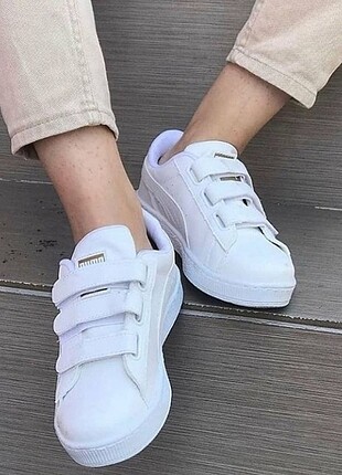 36 Beden Beyaz Çıtçıtlı Sneaker