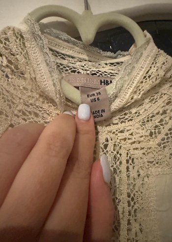 H&M H&M Dantel Detaylı Kısa Kollu Keten Bluz