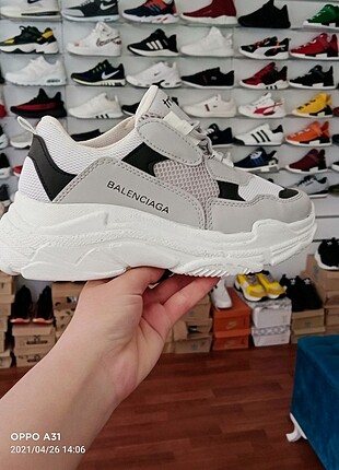 Balenciaga model