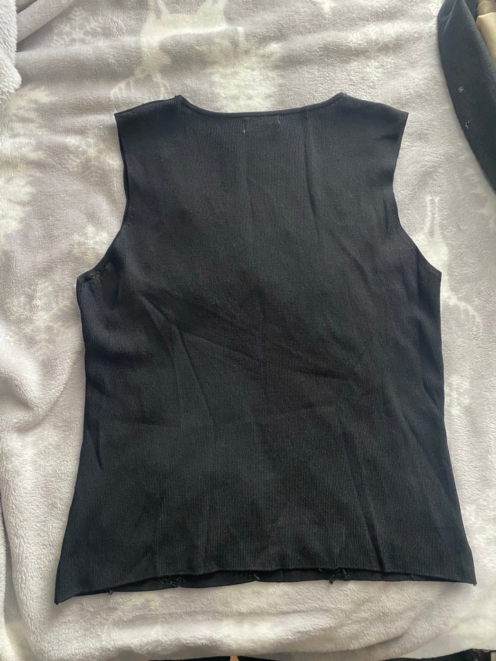 Siyah V Yaka Örgü Kolsuz Kadın Atlet - Görsel 3