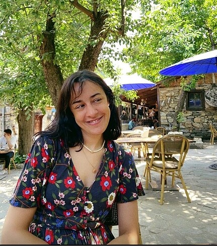 Diğer Çiçekli elbise. Pamuklanmış değil, rengi öyle. 2 kere giydim sad