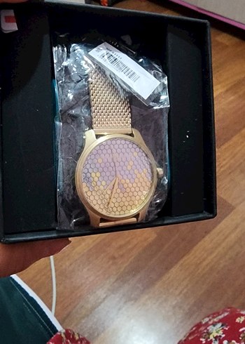 Michael Kors Milano X Change Parlak Altın Renk Kadın Kol Saati