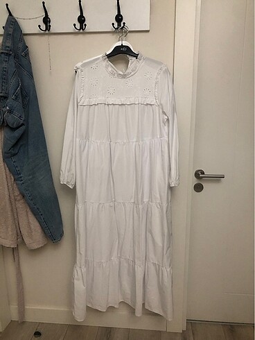 Lcw beyaz Elbise?