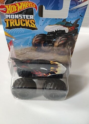  HOTWEELLS MONSTER TRUCKS LAVA SHARK