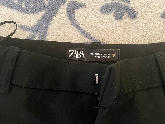Zara Zara sort etek