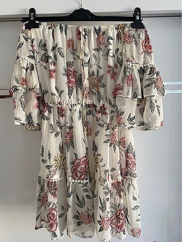 Bershka Elbise