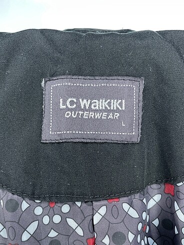 l Beden siyah Renk LC Waikiki Trenchcoat %70 İndirimli.
