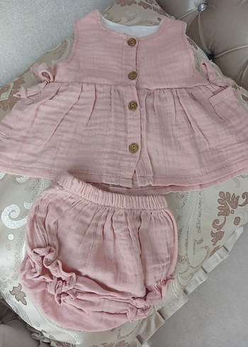 Fırfırlı Pembe Kolsuz Bebek Elbisesi