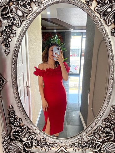 Trendyol & Milla Kırmızı yırtmaçlı elbise