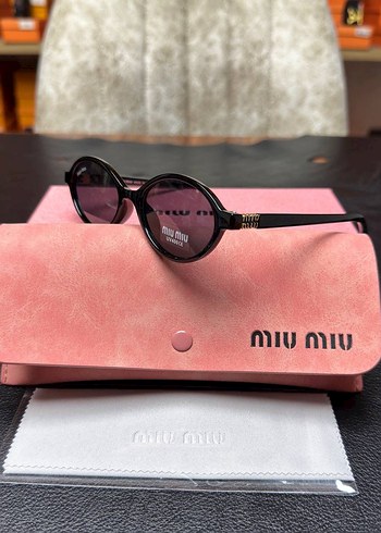 Miu Miu Pembe kılıflı Klasik Gözlük
