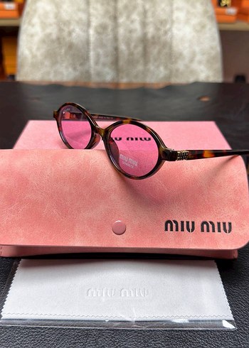 Beden Miu Miu Pembe kılıflı Klasik Gözlük