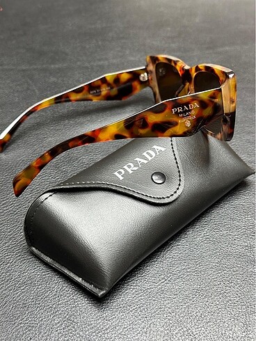 Prada PRADA GÜNEŞ GÖZLÜĞÜ