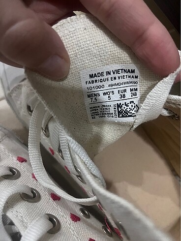 38 Beden beyaz Renk CONVERSE KALPLİ YÜKSEK TABAN