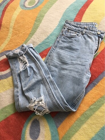 Yırtık pantolon