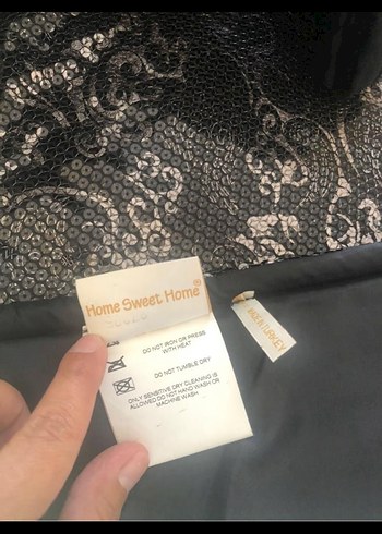 Siyah Yılan Desenli Yatak Örtüsü - Görsel 2