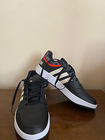 Adidas Spor Ayakkabısı