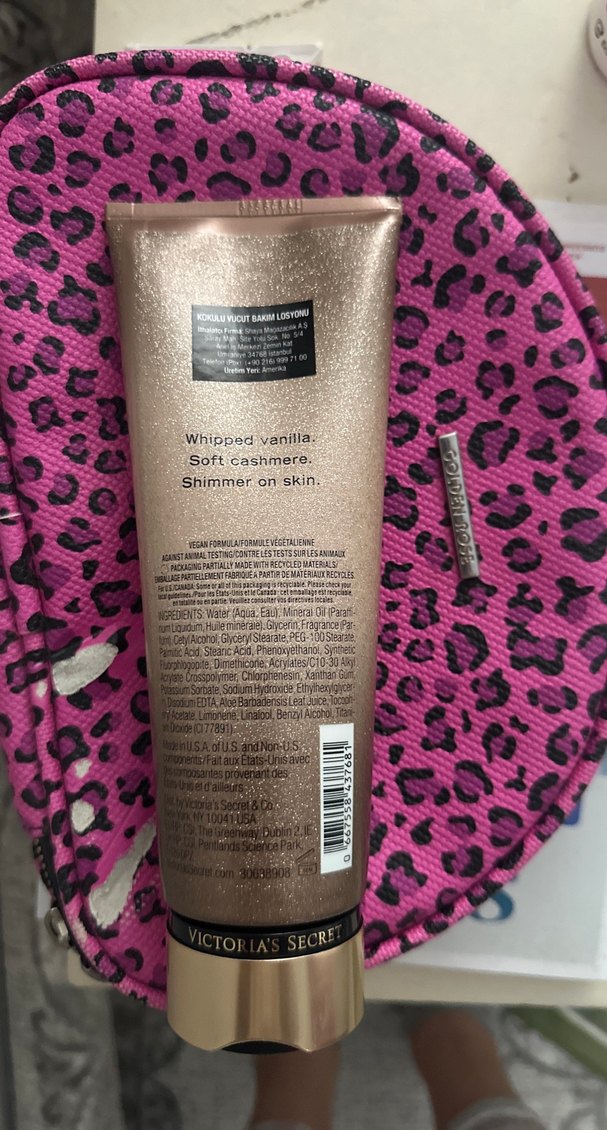 Victoria's Secret Bare Vanilla Shimmer Vücut Losyonu 236 ml - Görsel 2