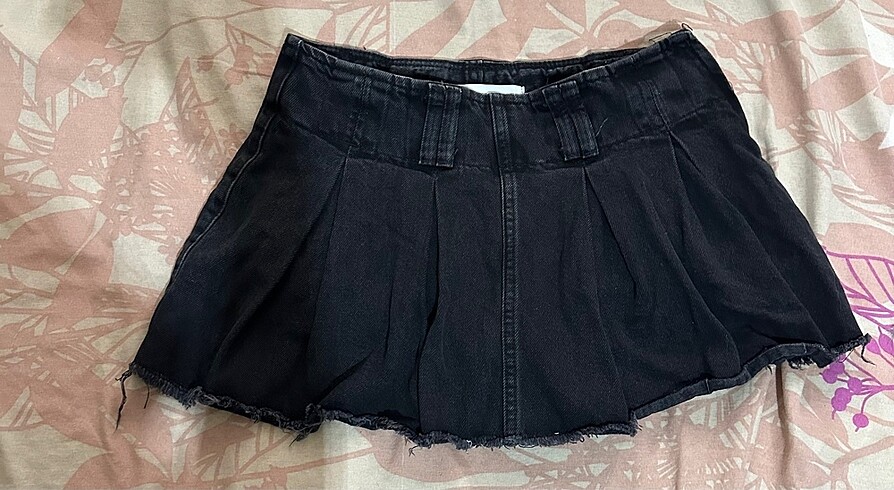 Bershka Orjinal bershka şortlu etek çok tatlı