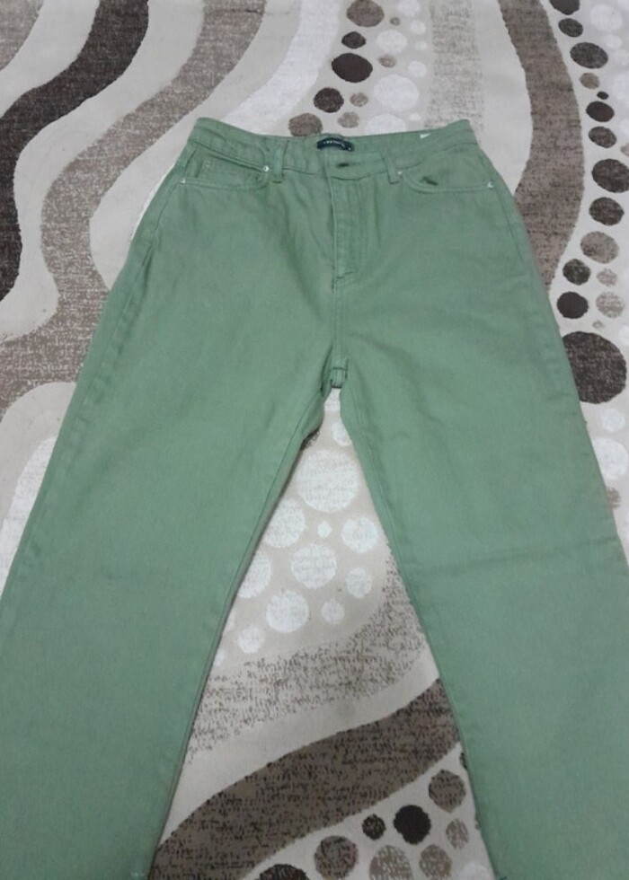 Trendyol 38 beden pantolon paçaları yırtmaçlı idi ben tersine di - Görsel 3