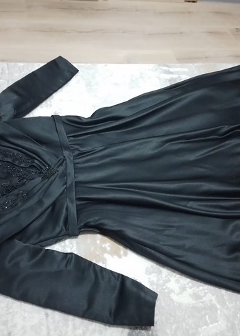 Uzun Kollu İşlemeli siyah elbise - Görsel 2