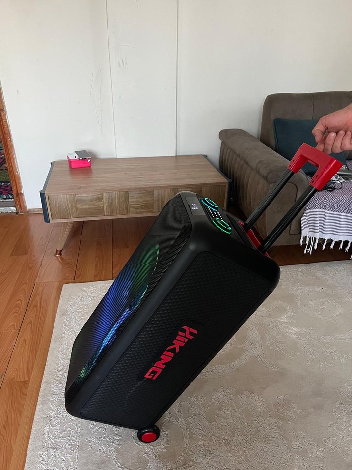 Kırmızı Tekerlekli Bluetooth Hoparlör ve Mikrofon - Görsel 2