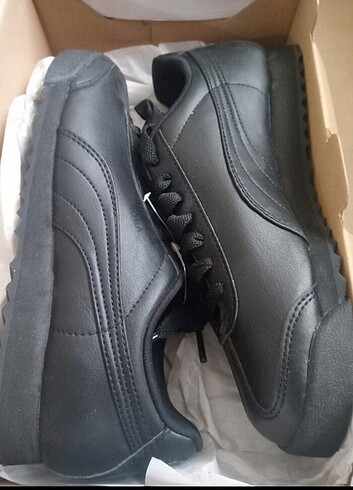 36 Beden siyah Renk Puma Spor Ayakkabısı 