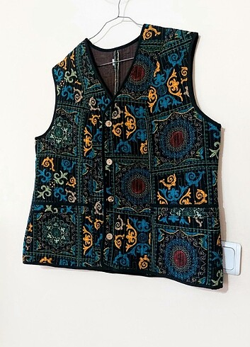 Diğer ETNİK YELEK.62×69 cm.Kırgızistanda dikilmiştir,pamukludur ve ast