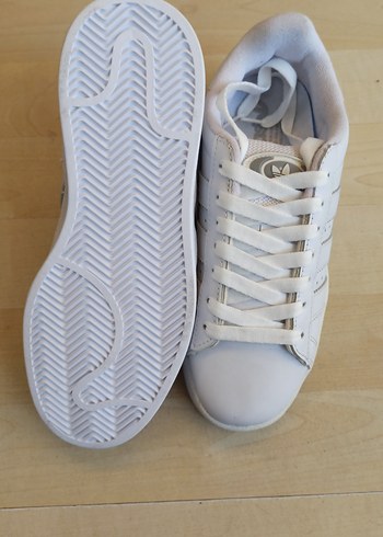 37 Beden beyaz Renk Adidas Beyaz Kadın Sneaker