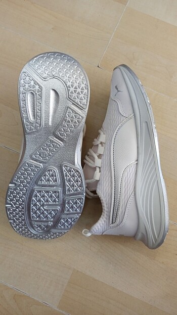 38 Beden beyaz Renk Puma zxr