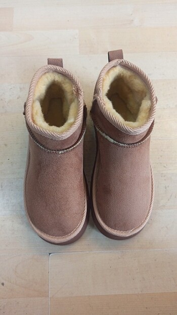 Yüksek taban UGG