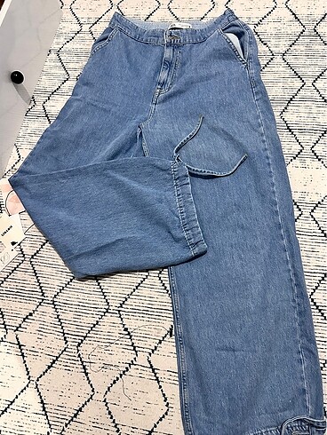 38 Beden Zara paça ıplı 66 kg olur