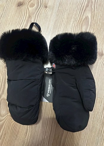 Oysho ski tüylü eldiven - Görsel 3