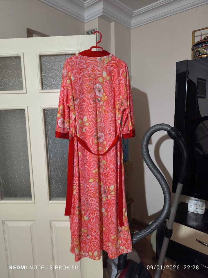 Bohem Tarzı Uzun Kırmızı Bağcıklı Kadın Sabahlık - Görsel 4