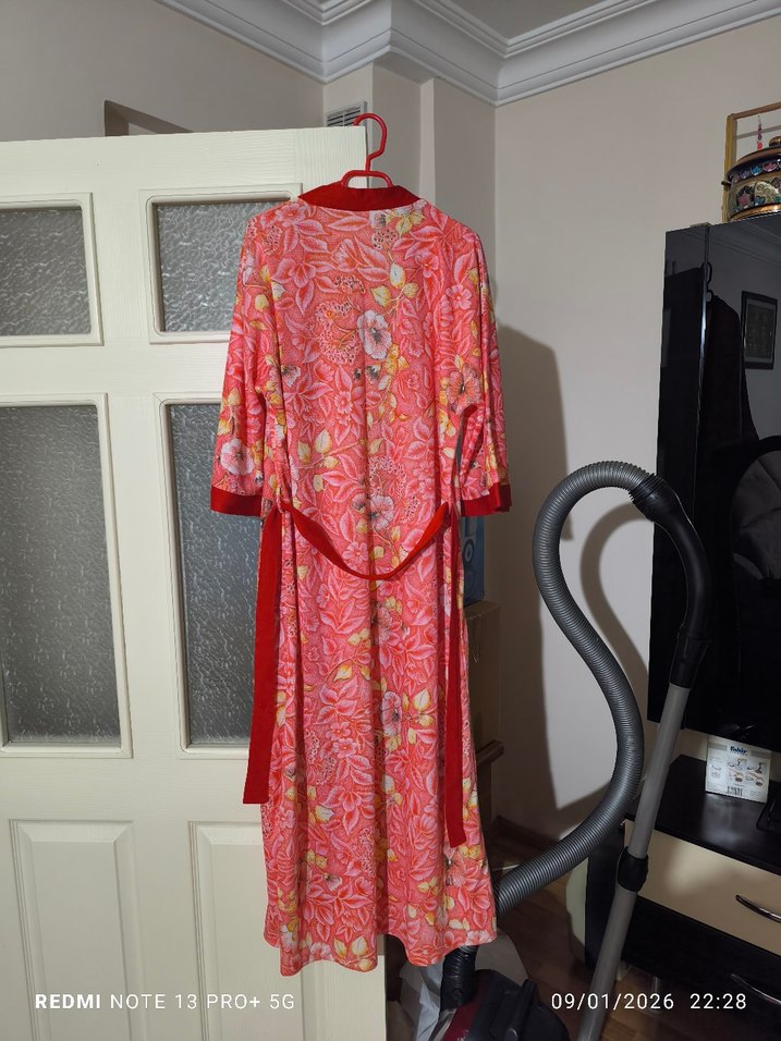 Bohem Tarzı Uzun Kırmızı Bağcıklı Kadın Sabahlık - Görsel 2