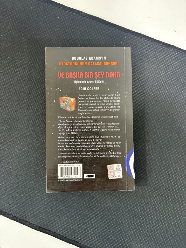 Otostopçunun Galaksi Rehberi -Ve Başka Bir şey daha- Eoin Colfer - Görsel 2